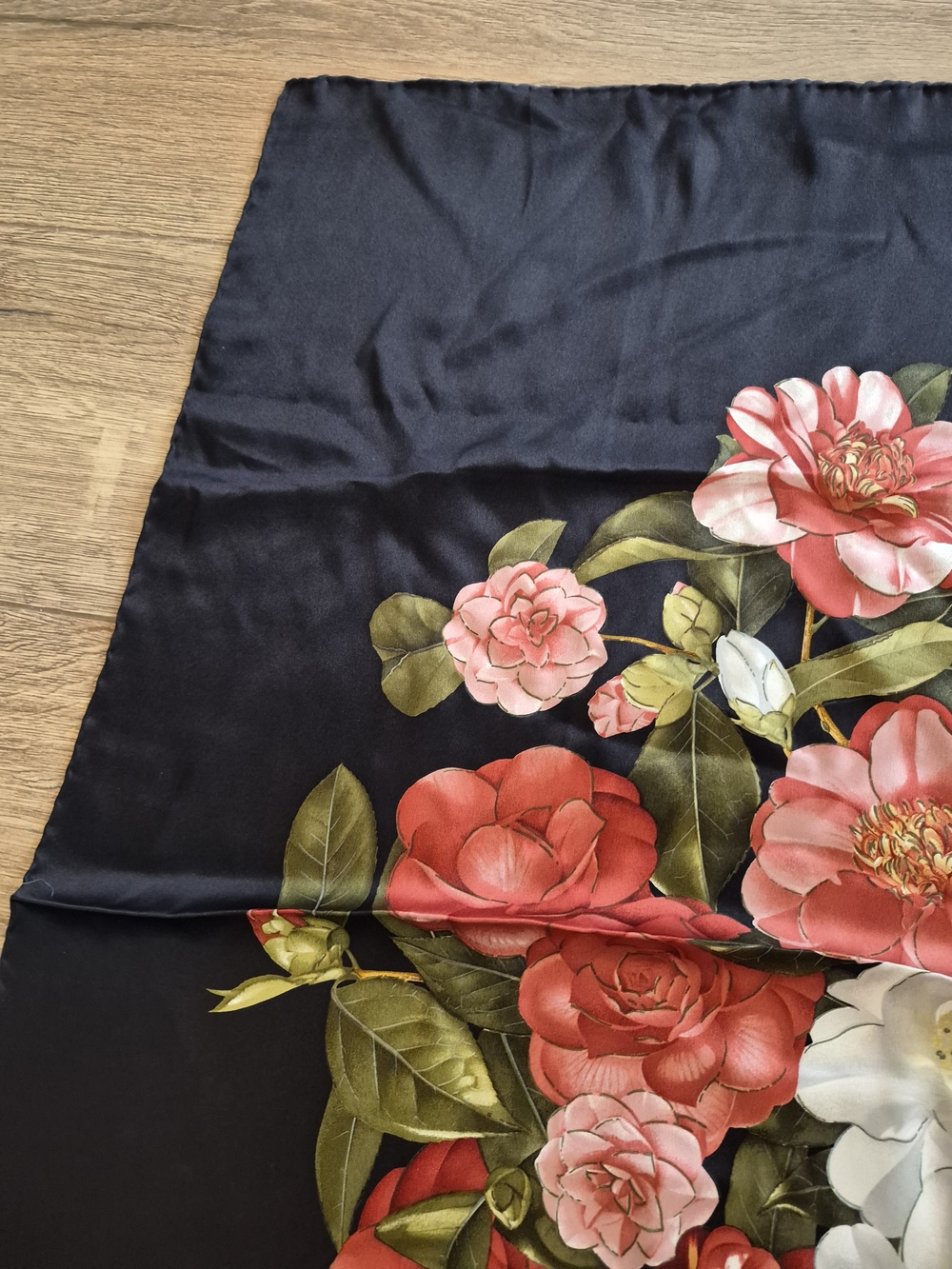 CHANEL Black  Scarf, Pink, Red & White Camellias, 33" 100% Silk. - Picture 6 of 8